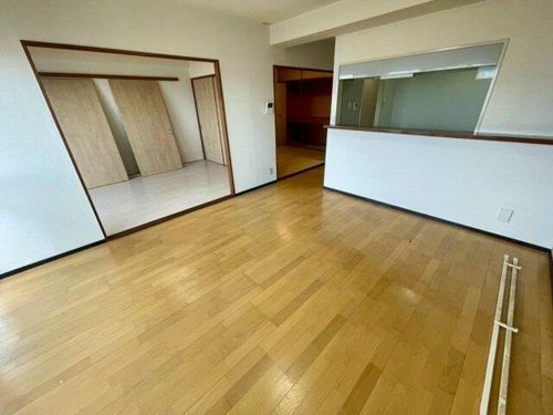 メゾンドール富田林の居間
