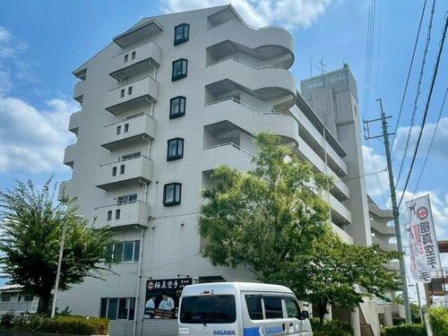 メゾンドール富田林の外観