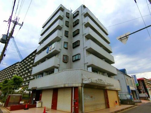 スカイ南花台の外観