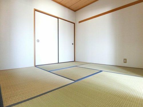 クレアヤマモトの内装