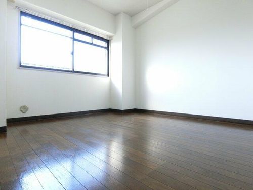 クレアヤマモトの内装