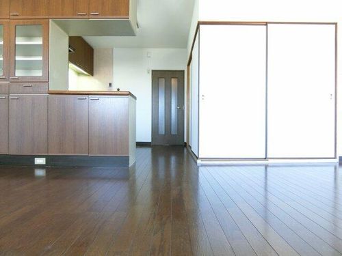 クレアヤマモトの居間