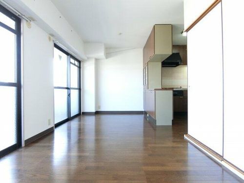 クレアヤマモトの居間