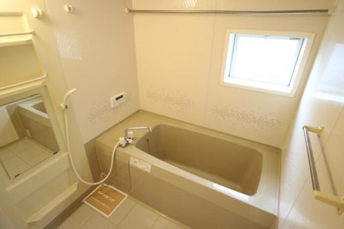リビングタウン古坂壱番館 A棟A101の風呂