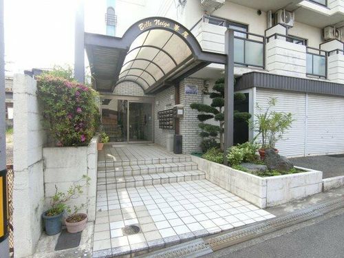 ベルネージュ峯尾の玄関