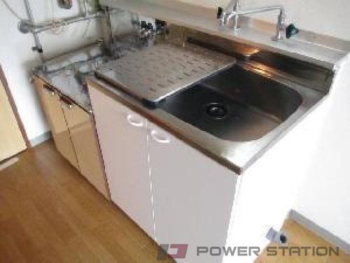 ロイヤルミドリ101のキッチン