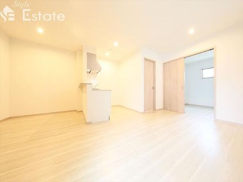 DEVELD栄生 WESTの居間