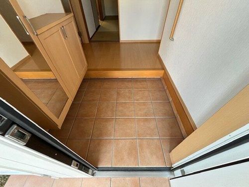 大阪府富田林市梅の里1丁目(一戸建)の賃貸物件の玄関