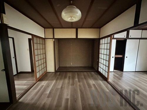 クレメア A棟12の居間