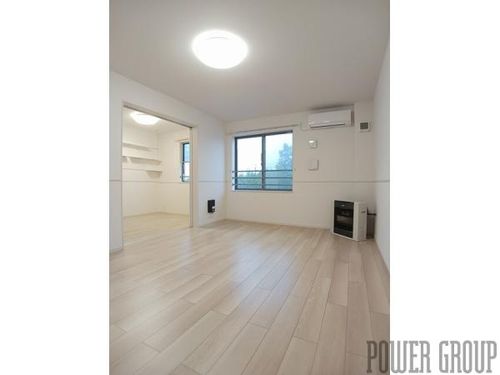 ソレイユ グラス Bの居間