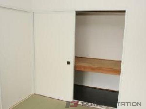 リベルティ大通の内装