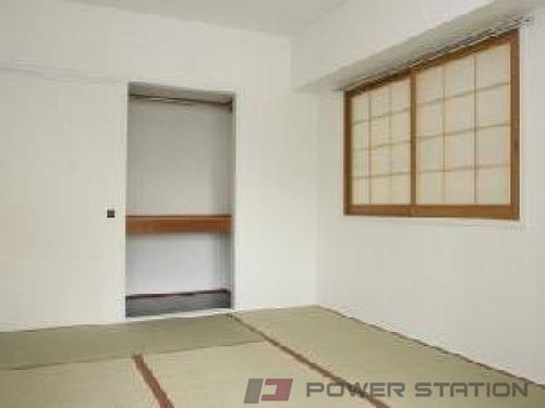 リベルティ大通の内装