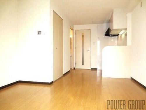 グランドサクセスの居間