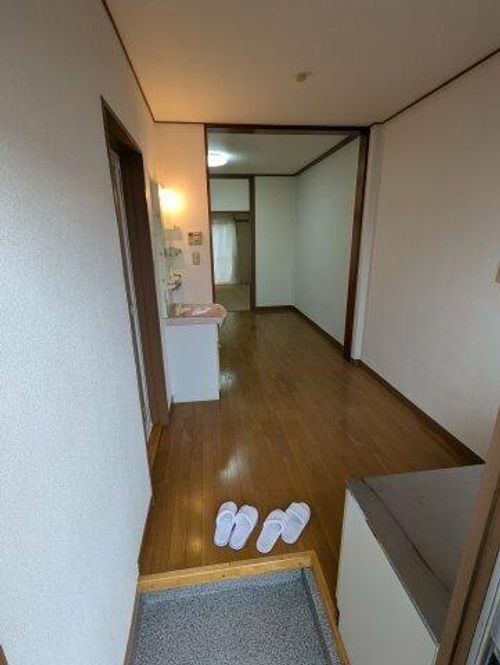 新遠里小野マンションの玄関