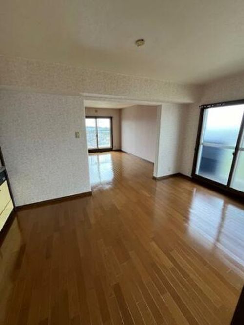 鈴蘭泉台第6ハウス501の居間