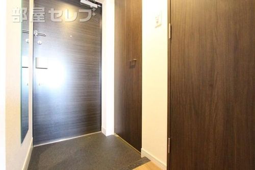 プレサンス THE MOTOYAMA1203の玄関