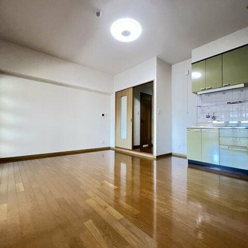 イマージュ池下の居間