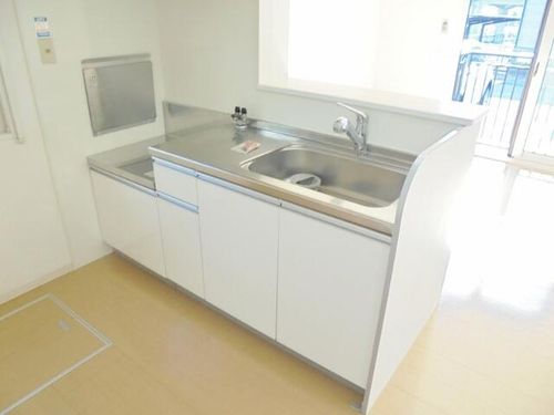 リビングタウン唐崎B棟のキッチン