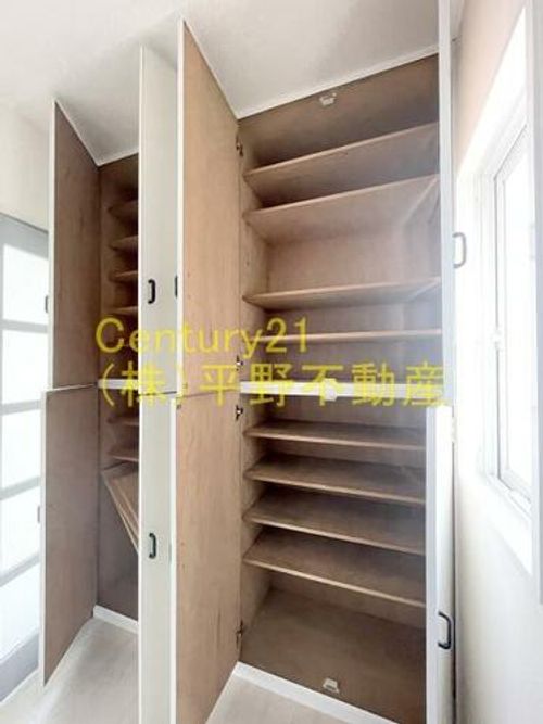 プレーンビルの玄関