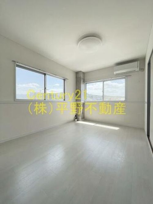 プレーンビルの居間