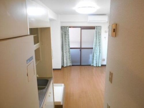 小澤マンションの居間