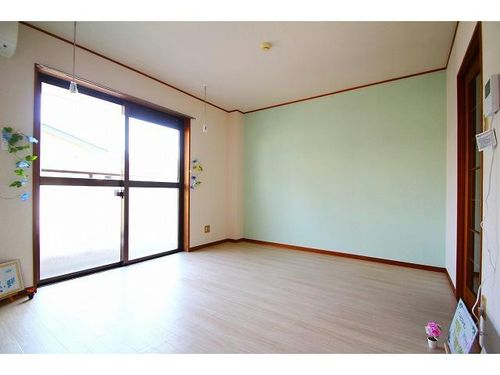 アペックス小牧の居間