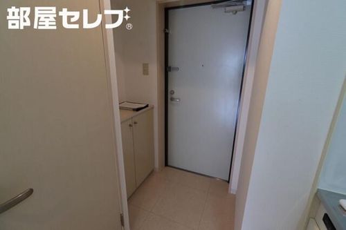 リアライズ黄金1001の玄関