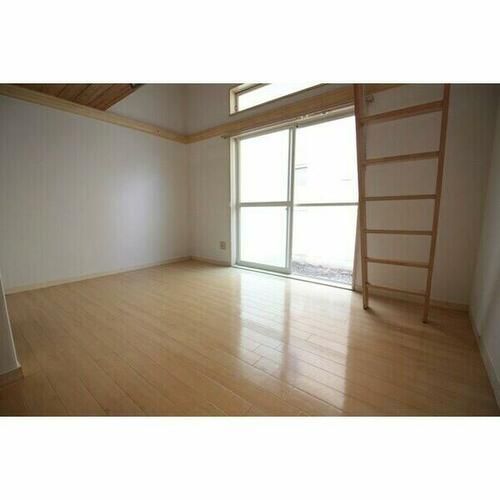 ロイヤルハイツまつい2の内装