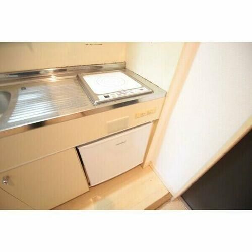 ロイヤルハイツまつい2のキッチン