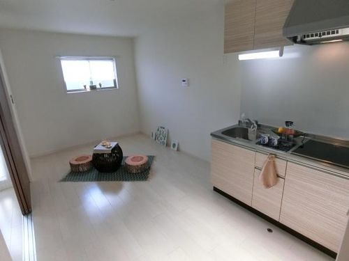 サンメゾン藤井寺203の居間