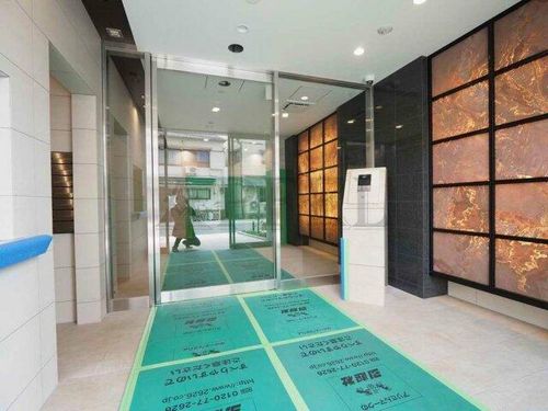 サムティ福島Rufleの玄関