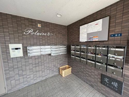 ポレールさかえ 野洲市栄の玄関