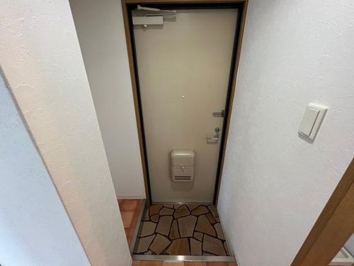 ポレールさかえ 野洲市栄の玄関