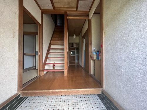 滋賀県近江八幡市安土町下豊浦(一戸建)の賃貸物件の玄関