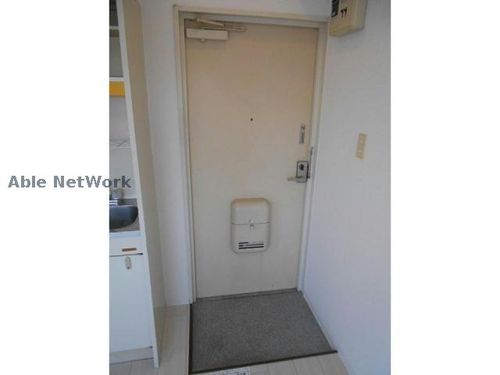 ViVi本町301の玄関