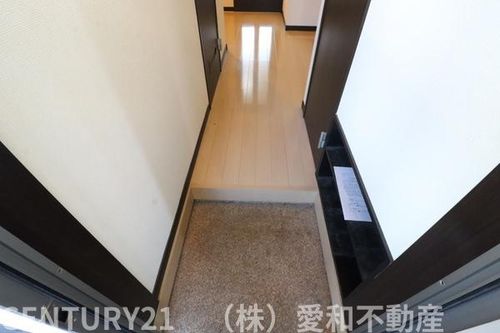 ライフステージ川津C102の玄関
