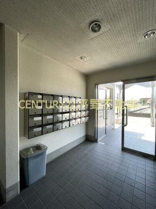 アザレアハイツ江崎の玄関