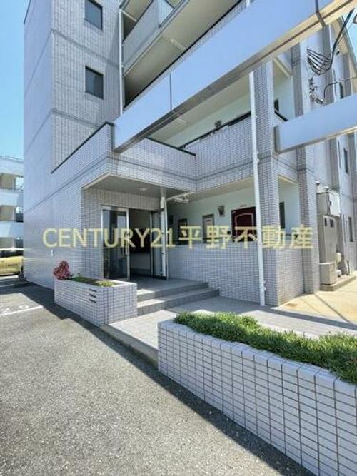 アザレアハイツ江崎の玄関