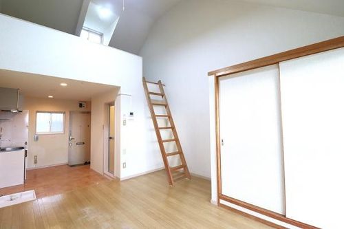 シティーベールFUTASE201の居間