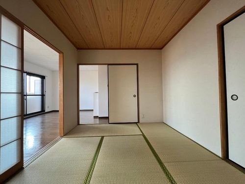 シャトーアルバ2 栗東市市三宅の内装