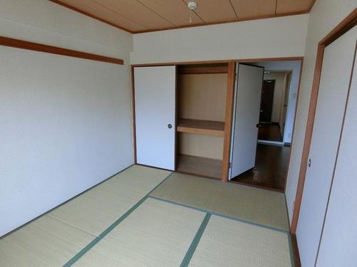 グリーンヒルズの内装