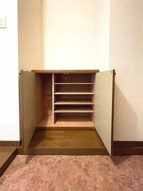 堂中ハイツの玄関