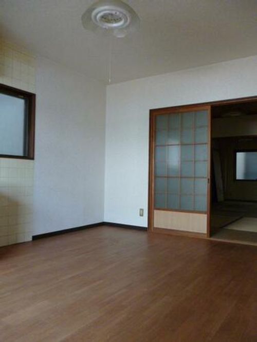 辰巳マンションの居間