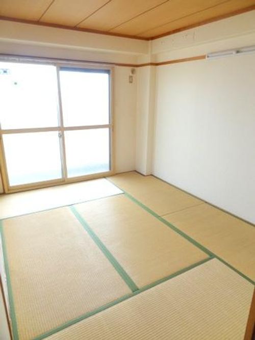 平和マンションの内装