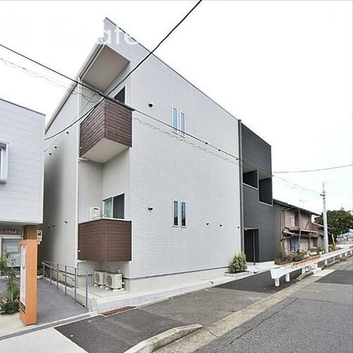 Irisの外観