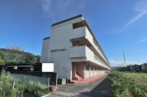 教興寺マンションの外観