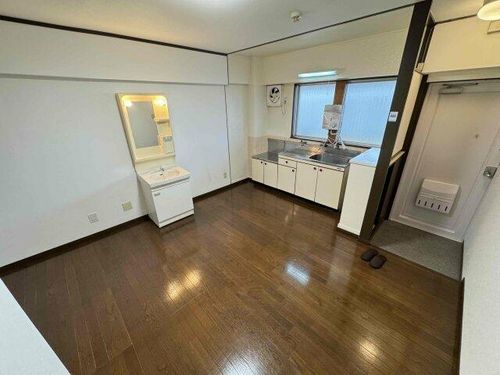 教興寺マンションの居間
