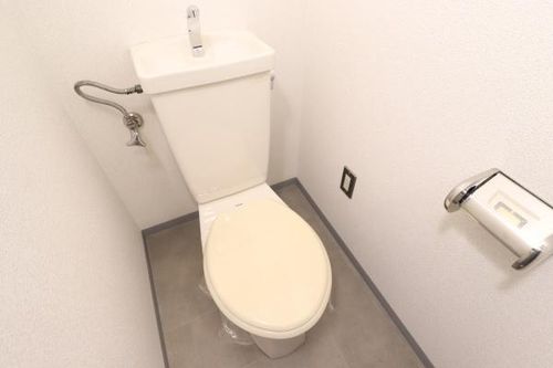 カレッジコート九工大404の内装