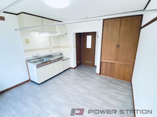 商大アビタシオンの居間