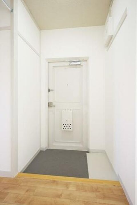 UR金剛1380306の玄関